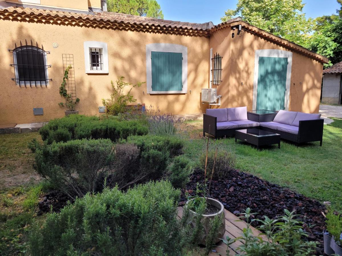 Au Bord De L'Alzon Apartment Uzes Exterior photo