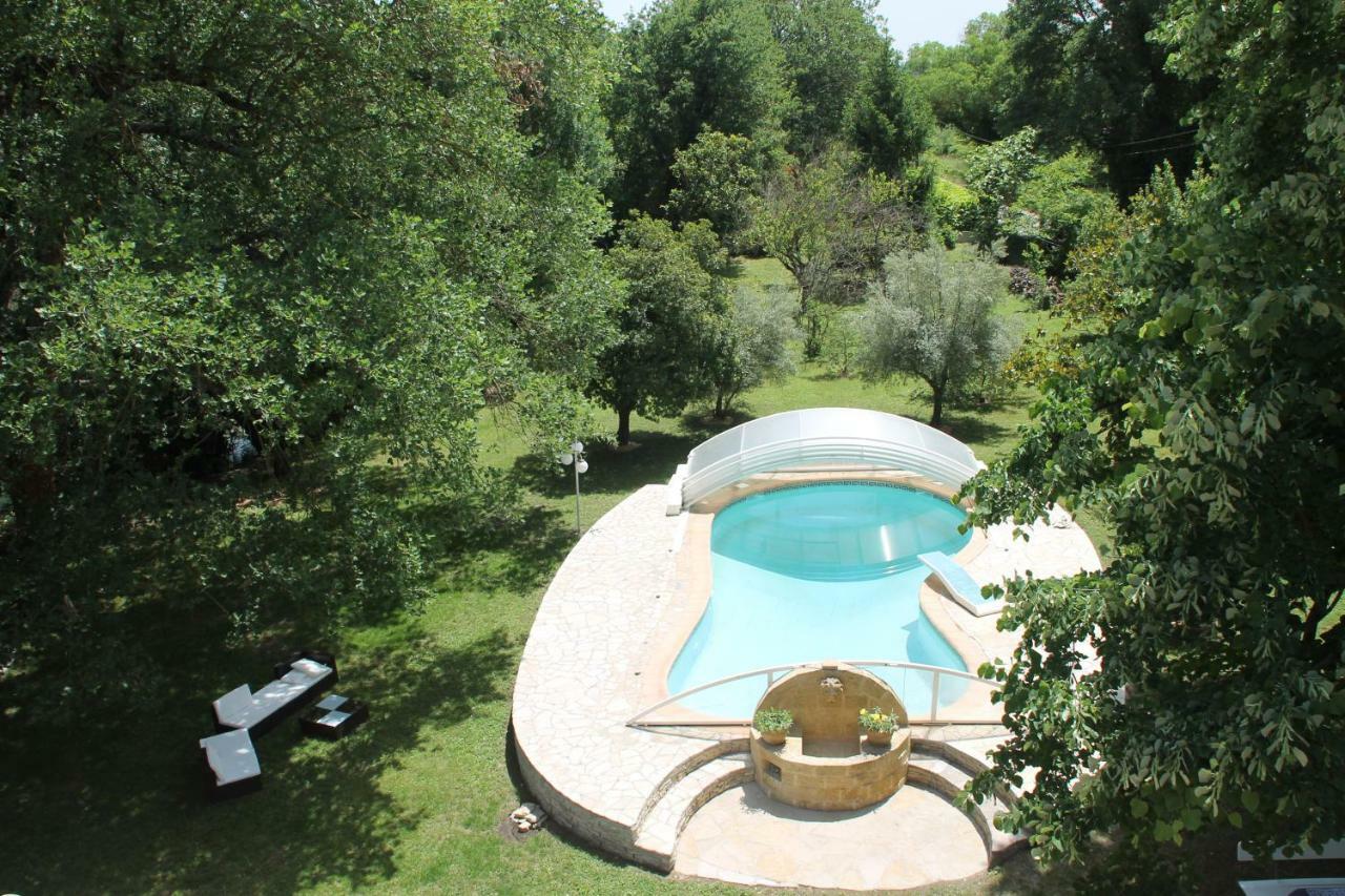 Au Bord De L'Alzon Apartment Uzes Exterior photo